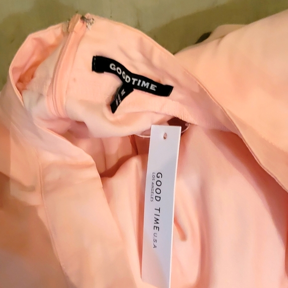 New Goodtime skirt. Pink. Small. Back zipper closure. - Picture 4 of 7